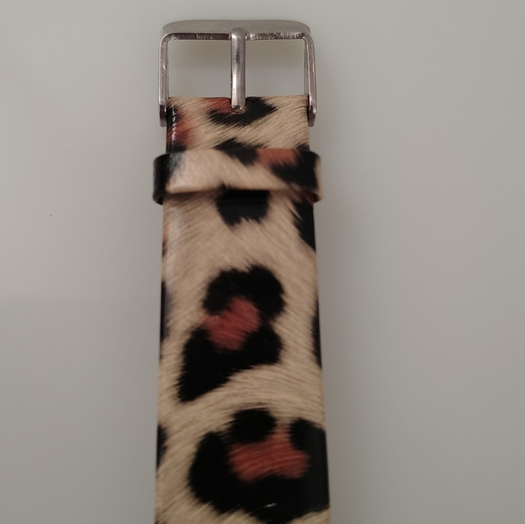 Leopard Print Cat Face Watch with Gold Tone Accents - Picture 5 of 8